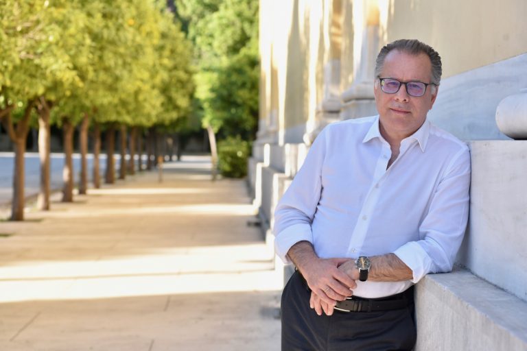 Για την 8η Ιουλίου θα επέλεγα το τραγούδι «Are you ready to rock»